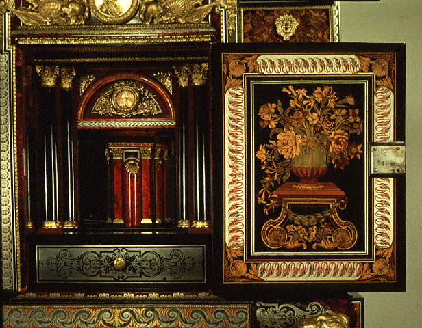 Cabinet on Stand:Interior of cabinet