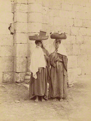 Women of the Village of Siloam, Palestine / Felix Bonfils
