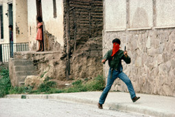 First day of popular insurrection, August 26, 1978, Matagalpa, Nicaragua / Meiselas