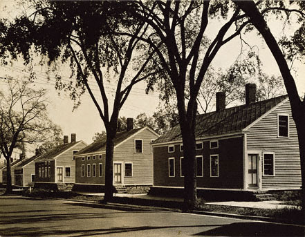 Millworkers' Houses in Willimantic, Connecticut / Evans