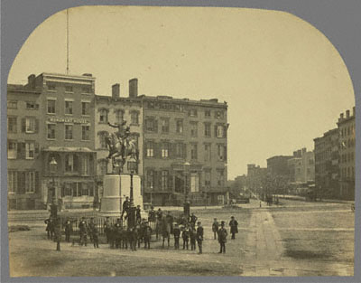 Washington Monument at Fourteenth Street and Union Square / Holmes