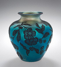 Vase with a Floral Pattern / Carder
