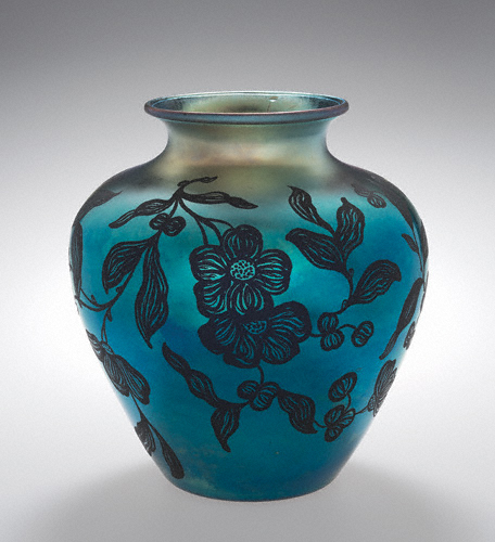 Vase with a Floral Pattern / Carder