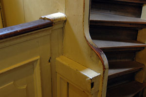Abrasion of paint on the staircase in the church (photo: P. Ryan)