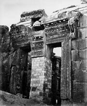 onfils/Gateway to the Temple of Bacchus, Baalbek, Lebanon 