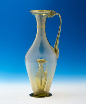 Reproduction double pitcher
