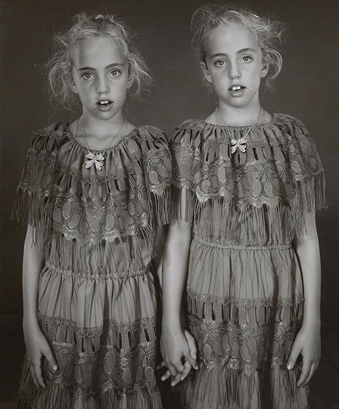 Heather and Kelsey Dietrick, 7 years old, Kelsey older by 66 minutes / Mary Ellen Mark,