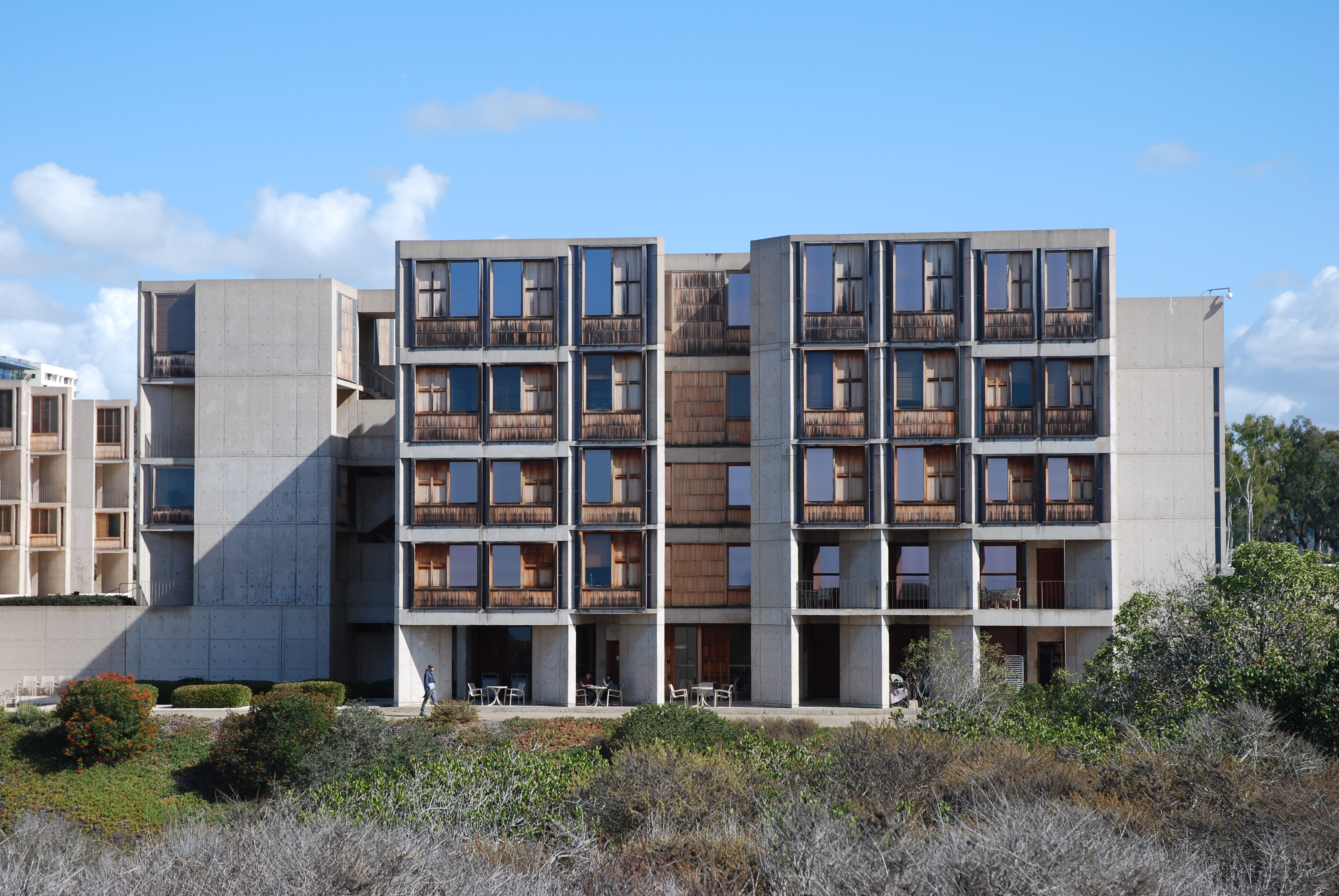 Louis Kahn Salk Institute in La Jolla, California